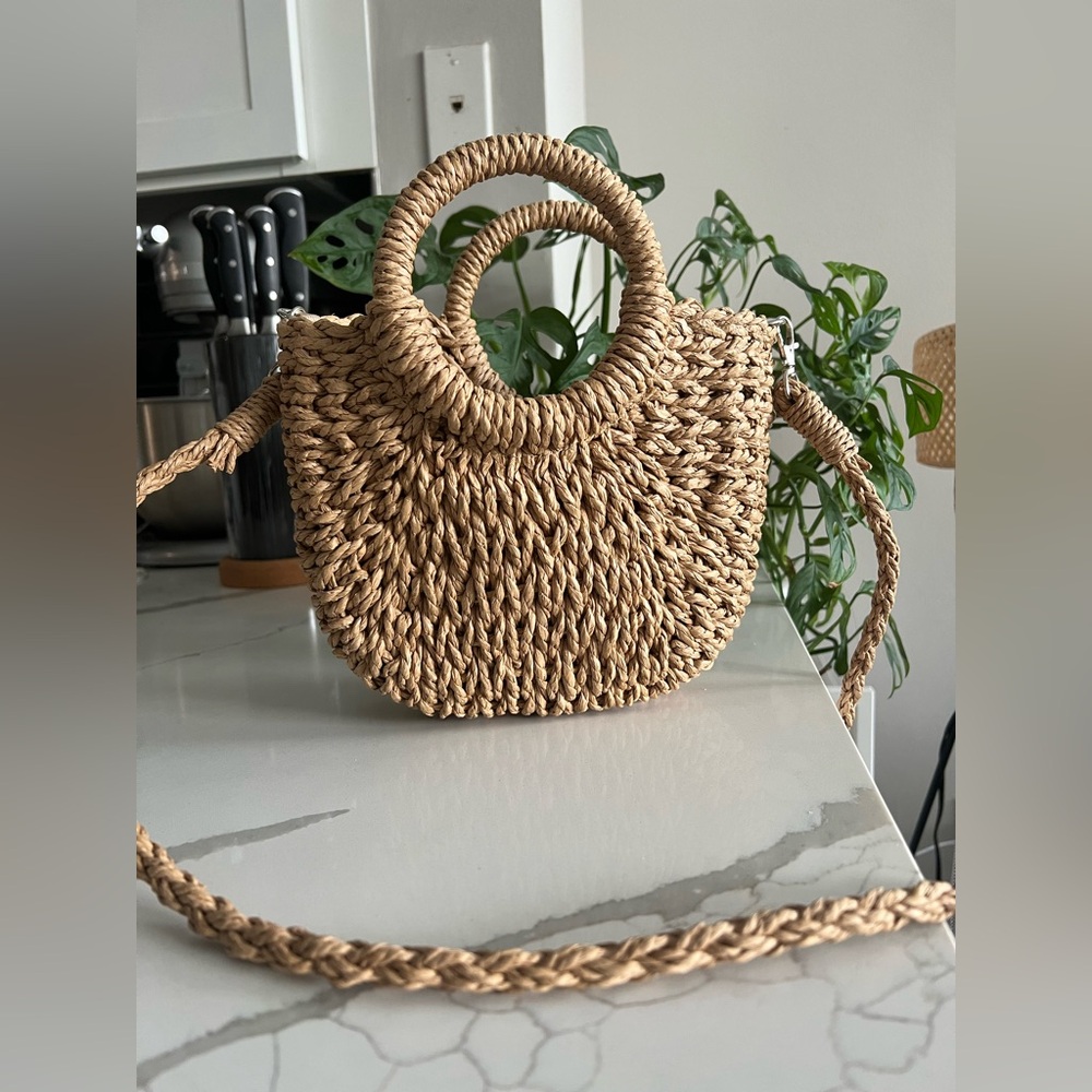 Cute little straw bag!!